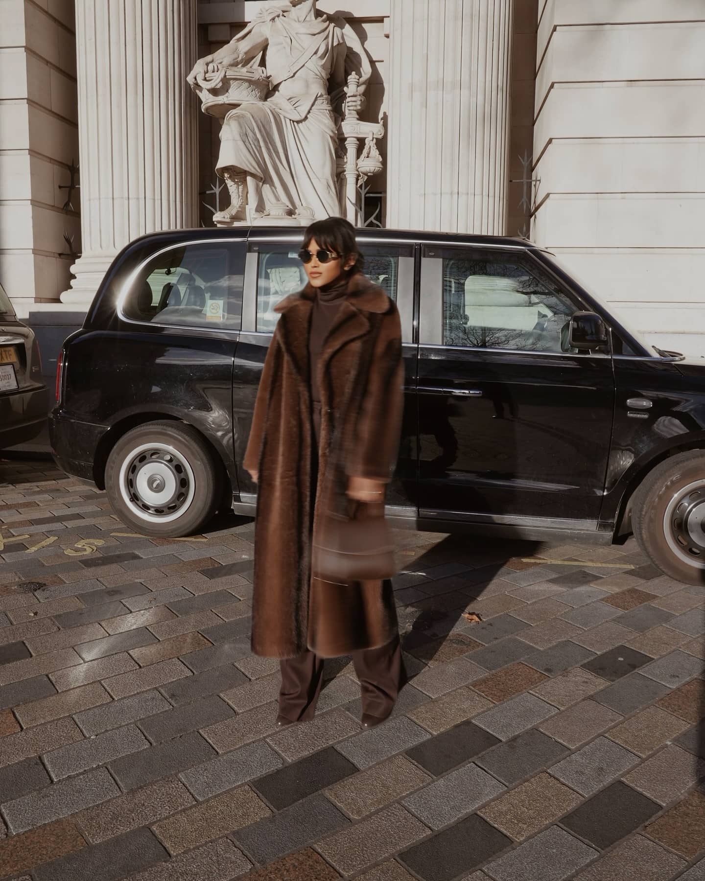 A new baby in my hands 🤎 @polene_paris #poleneparis *Ad

#grwm #winteroutfit #londonstreetstyle #minimalstyledaily  #winterfashion #winteroutfits #london #grwmoutfit #ukfashion #ukwomen #londonlifestyle #chocolatebrown #darkbrown